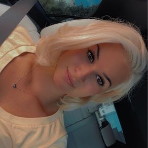 Meet your Posher, Mia